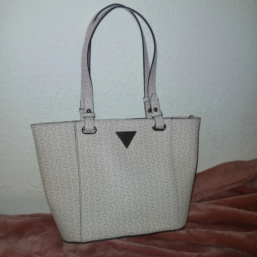 Guess Powder Pink Tote Purse - Picture 1 of 3